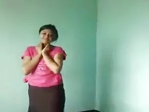 Uomini capelli lungh ...