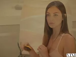 Tizio in un abito fi ...