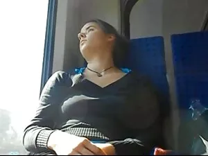 Un uomo in sauna vid ...