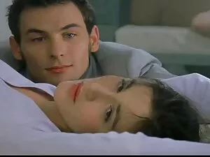 Un film porno lesbo  ...